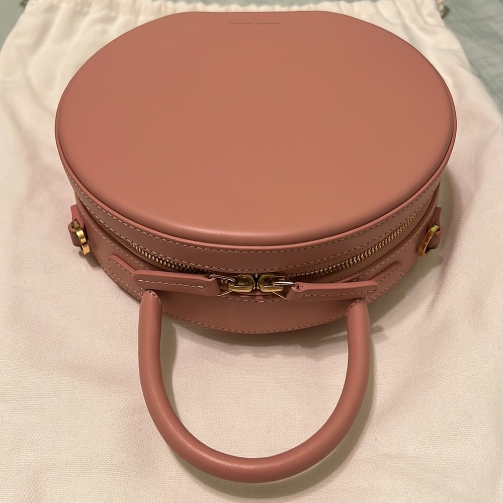 Mansur Gavriel Circle Crossbody Bag in Coral - Picture 3 of 12